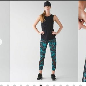 Lululemon Inspire Tight II

Palm Lace Tofino Teal